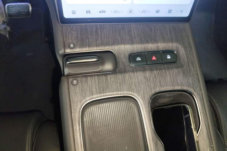 Used Nio ET7 2022 100 kWh Gear Lever