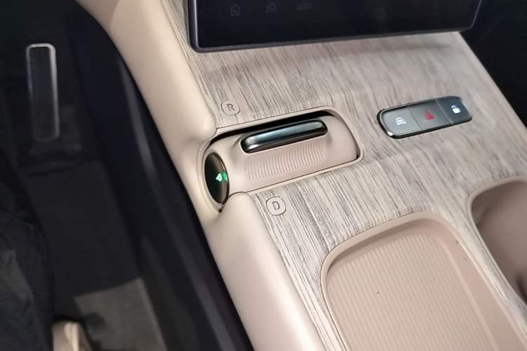 Used Nio ET7 2022 100kWh First Edition Gear Lever