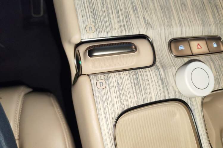 Used Nio ET7 2022 100kWh First Edition Gear Lever