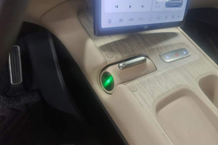 Used Nio ET7 2022 100kWh First Edition Gear Lever