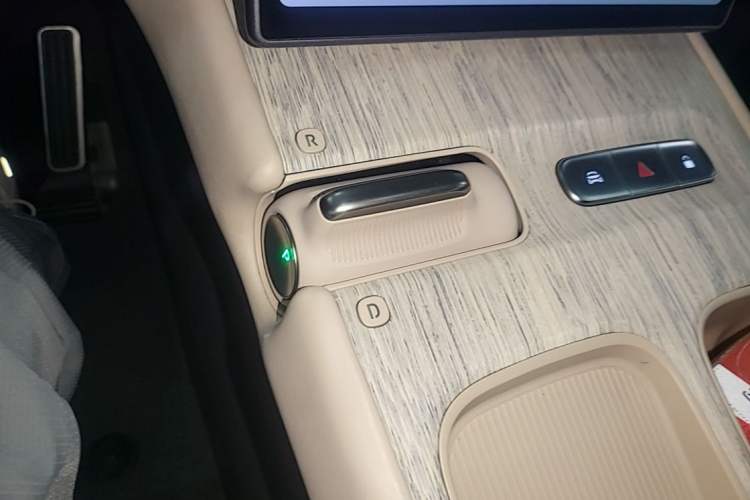 Used Nio ET7 2022 100kWh First Edition Gear Lever