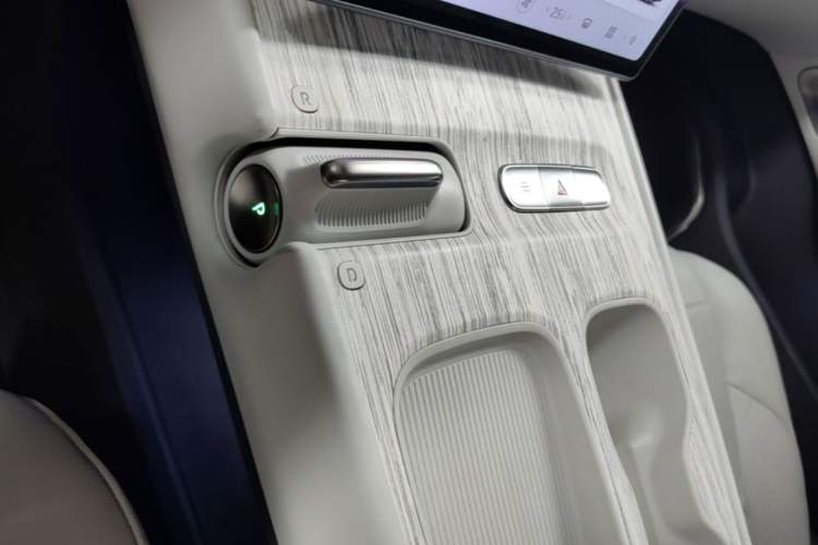 Used Nio ET7 2022 100kWh First Edition Gear Lever