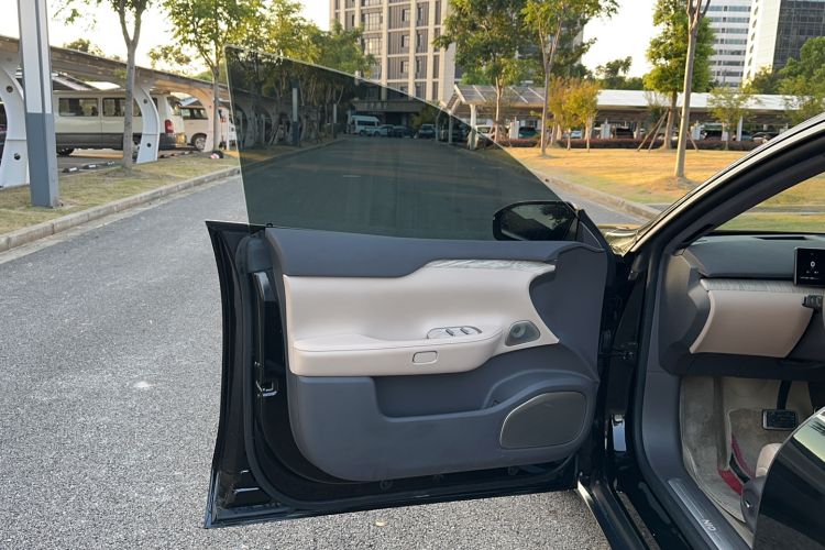 Used Nio ET7 2022 100 kWh Interior 1