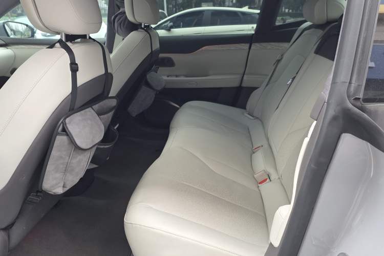 Used Nio ET7 2022 75 kWh Interior 2