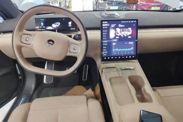 Used Nio ET7 2022 75 kWh Interior 2