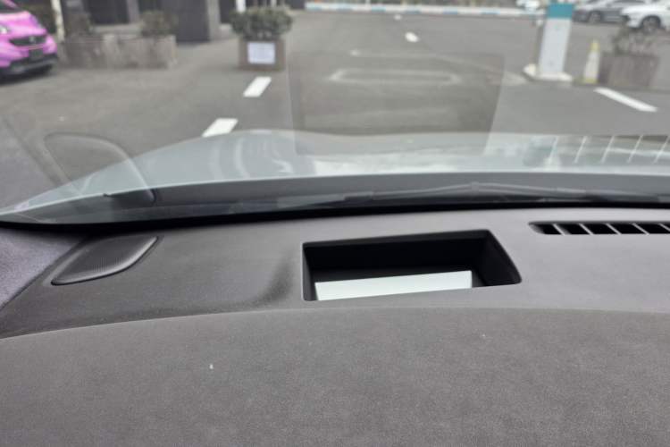 Used Nio ET7 2022 75 kWh Interior 3