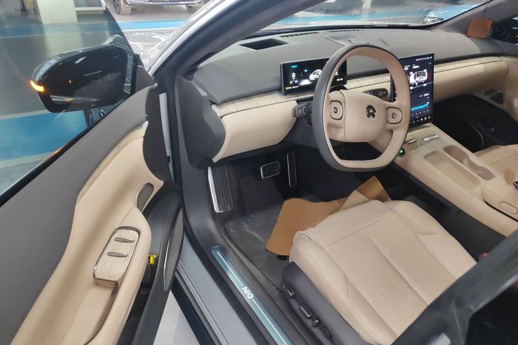 Used Nio ET7 2022 75 kWh Interior 3