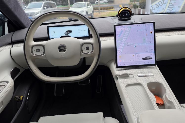Used Nio ET7 2022 75 kWh Interior 4