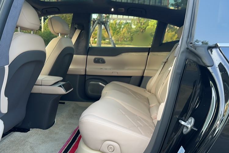 Used Nio ET7 2022 100 kWh Interior 4