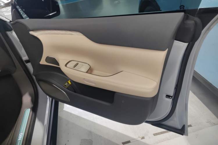 Used Nio ET7 2022 75 kWh Interior 5