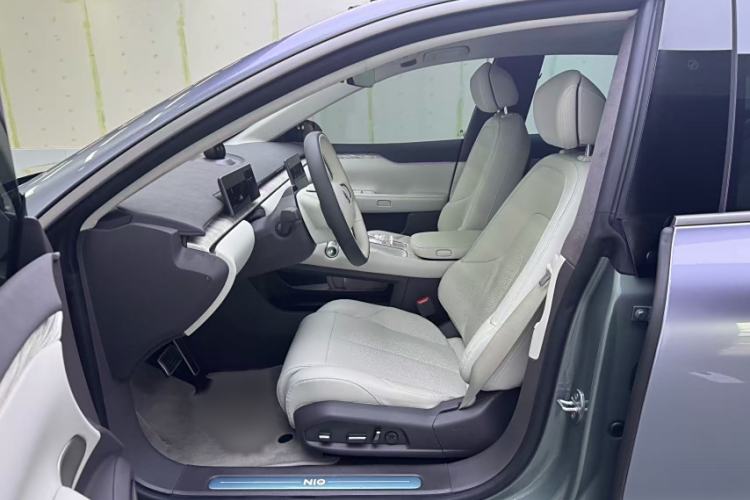 Used Nio ET7 2022 75 kWh Interior 5