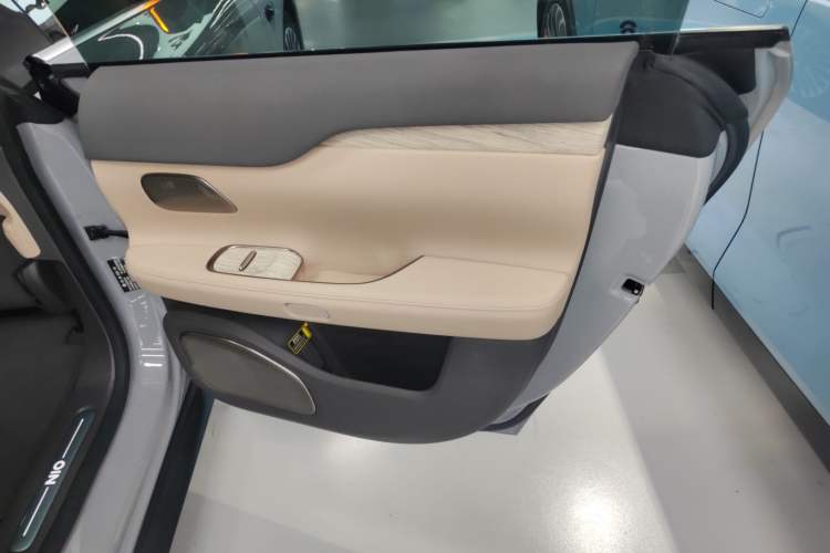 Used Nio ET7 2022 75 kWh Interior 6