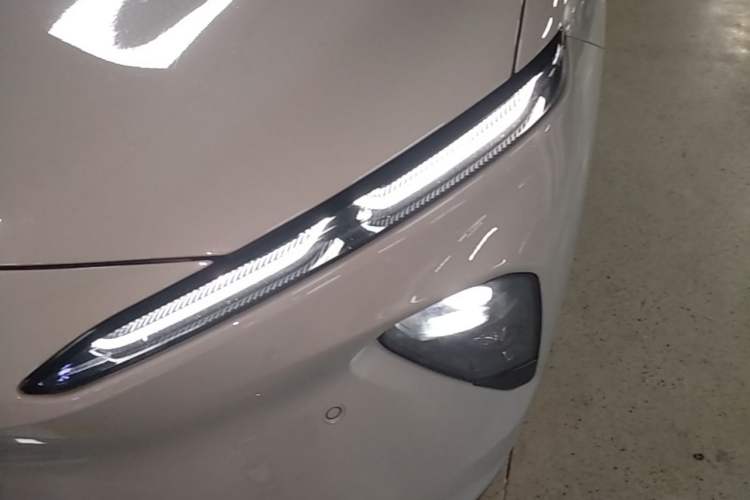 Used Nio ET7 2022 75 kWh Left Front Headlight
