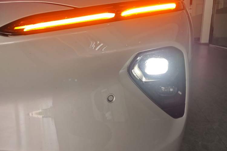 Used Nio ET7 2022 75 kWh Left Front Headlight