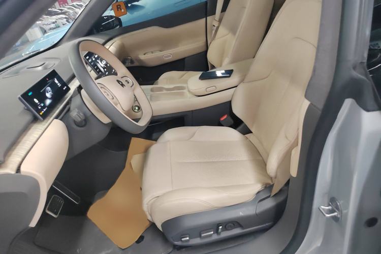 Used Nio ET7 2022 75 kWh Left Front Seat