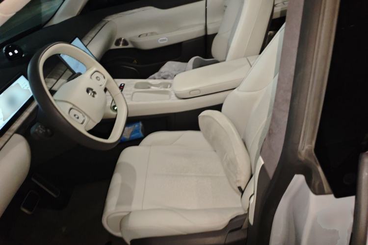 Used Nio ET7 2022 75 kWh Left Front Seat