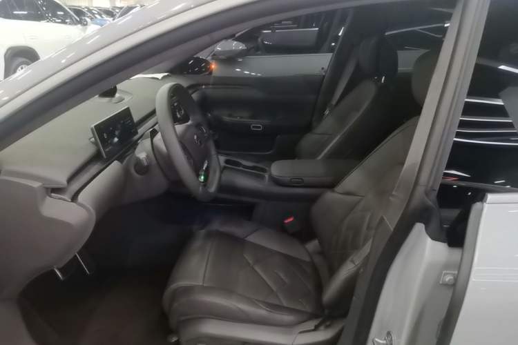 Used Nio ET7 2022 100kWh First Edition Left Front Seat