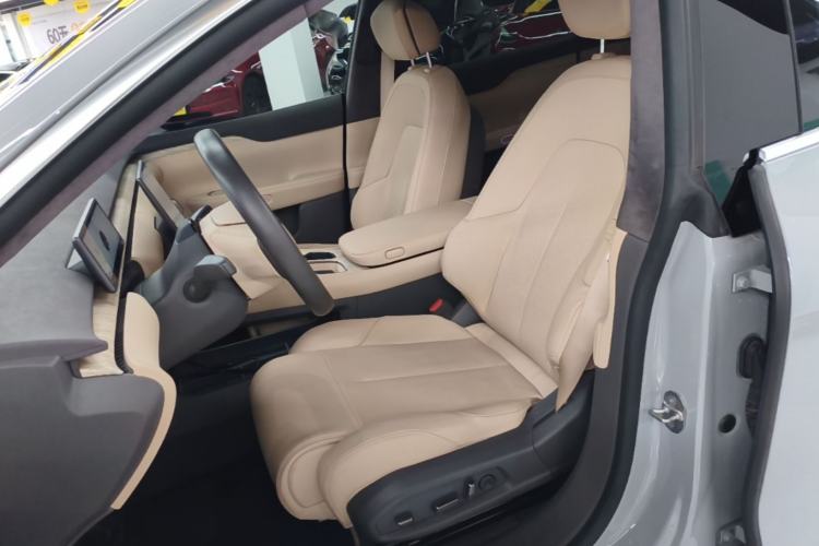 Used Nio ET7 2022 75 kWh Left Front Seat