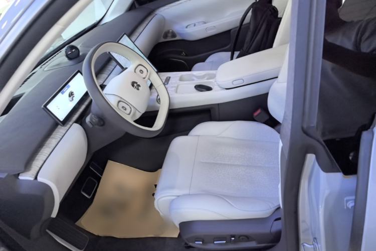 Used Nio ET7 2022 75 kWh Left Front Seat
