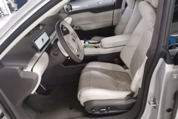 Used Nio ET7 2022 75 kWh Left Front Seat