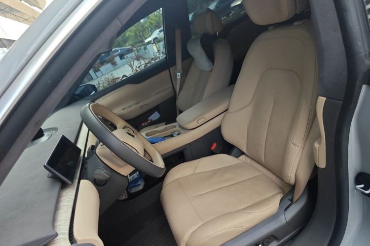 Used Nio ET7 2022 75 kWh Left Front Seat