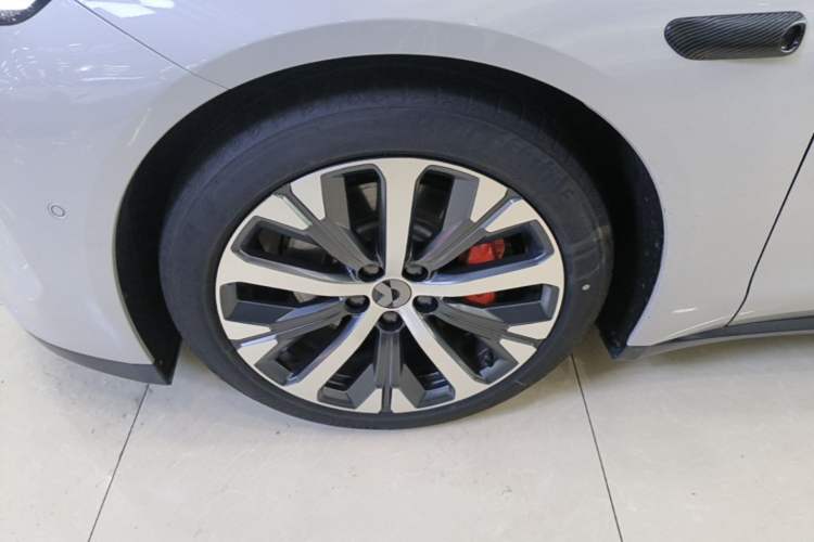 Used Nio ET7 2022 75 kWh Left Front Wheel Hub