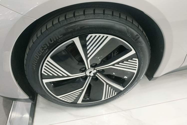Used Nio ET7 2022 100kWh First Edition Left Front Wheel Hub