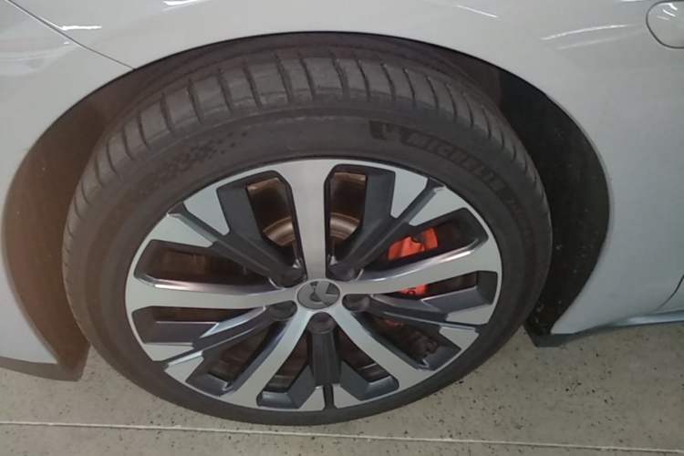 Used Nio ET7 2022 75 kWh Left Front Wheel Hub