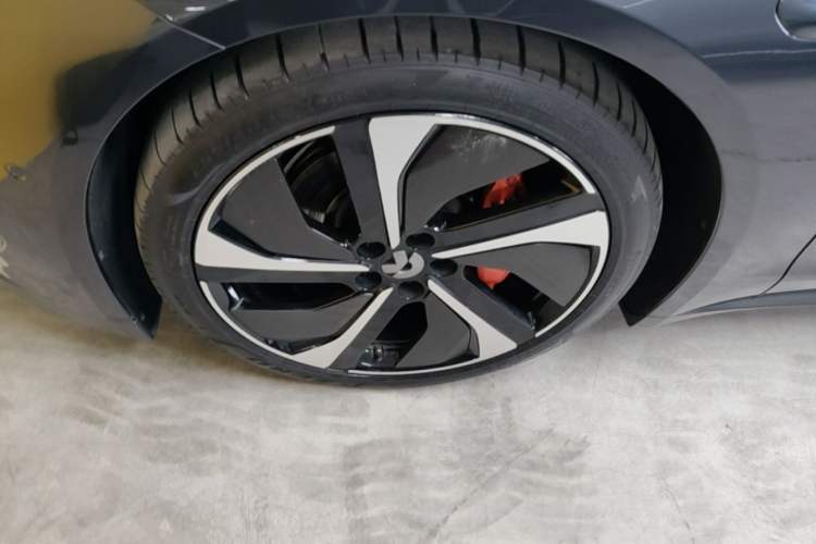 Used Nio ET7 2022 100kWh First Edition Left Front Wheel Hub