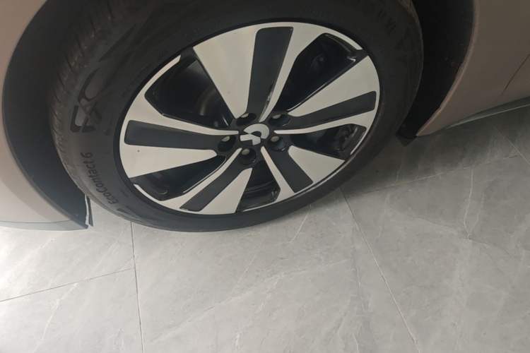Used Nio ET7 2022 75 kWh Left Front Wheel Hub