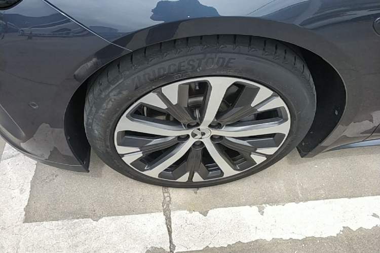 Used Nio ET7 2022 100kWh First Edition Left Front Wheel Hub