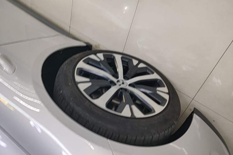 Used Nio ET7 2022 100kWh First Edition Left Front Wheel Hub