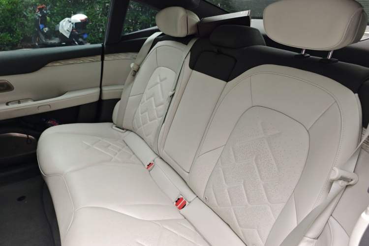 Used Nio ET7 2022 100kWh First Edition Left Rear Seat