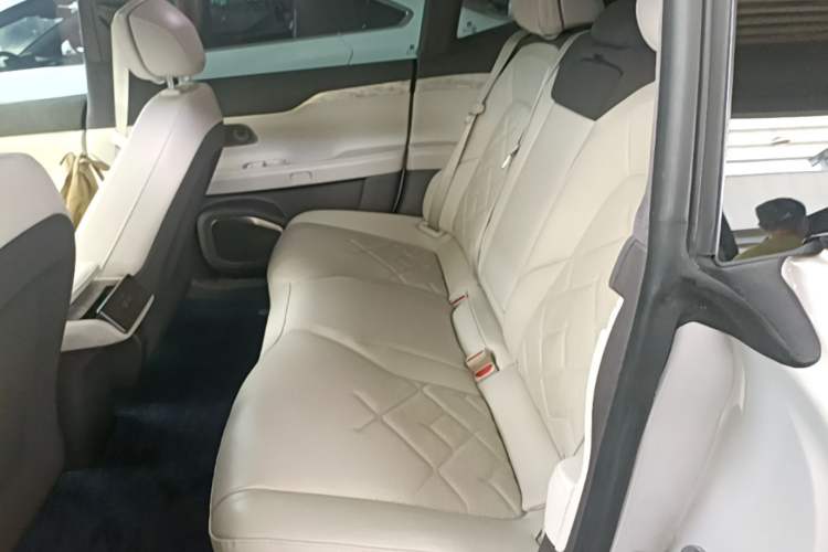 Used Nio ET7 2022 100kWh First Edition Left Rear Seat