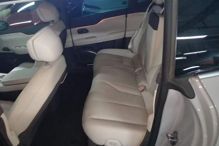 Used Nio ET7 2022 75 kWh Left Rear Seat