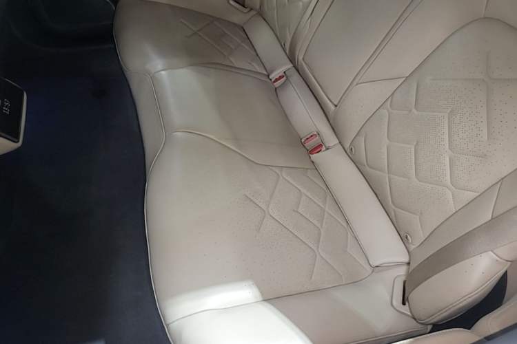 Used Nio ET7 2022 100kWh First Edition Left Rear Seat