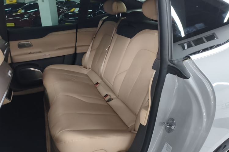 Used Nio ET7 2022 75 kWh Left Rear Seat