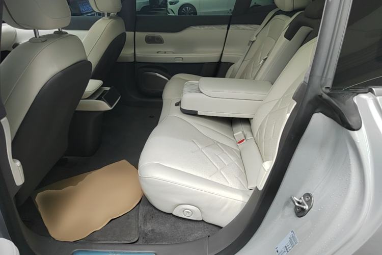 Used Nio ET7 2022 100kWh First Edition Left Rear Seat
