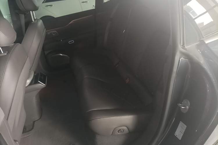 Used Nio ET7 2022 100kWh First Edition Left Rear Seat