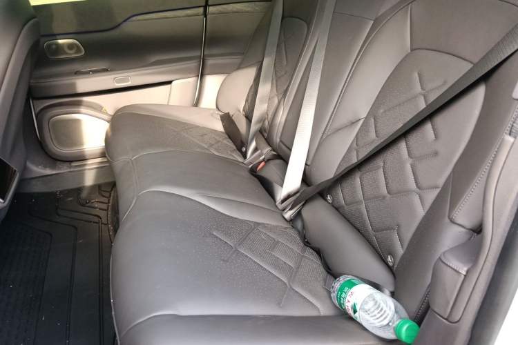 Used Nio ET7 2022 100kWh First Edition Left Rear Seat