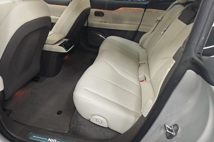 Used Nio ET7 2022 75 kWh Left Rear Seat