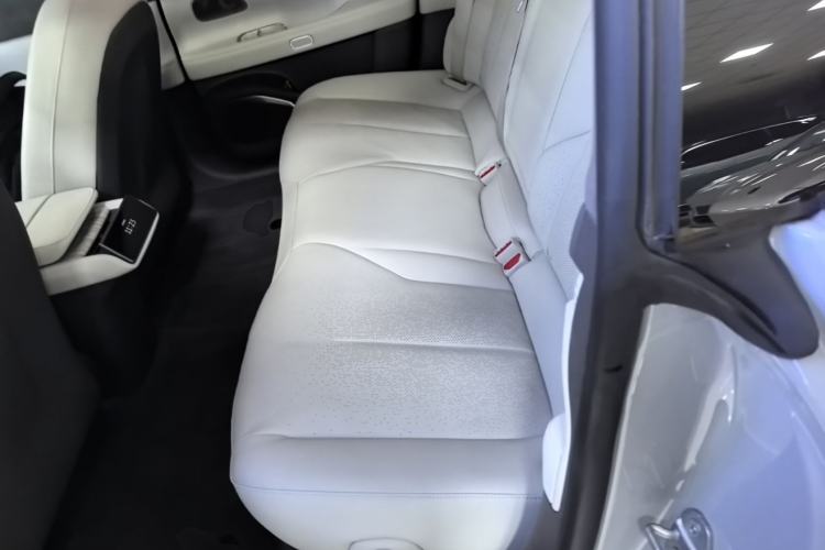 Used Nio ET7 2022 75 kWh Left Rear Seat