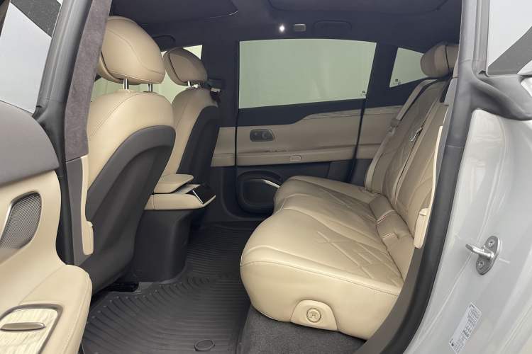 Used Nio ET7 2022 100kWh First Edition Left Rear Seat