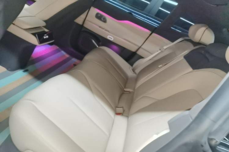 Used Nio ET7 2022 75 kWh Left Rear Seat