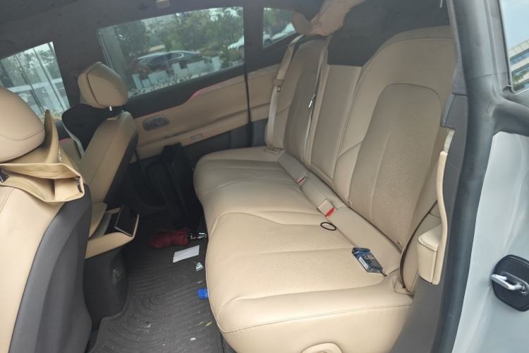 Used Nio ET7 2022 75 kWh Left Rear Seat