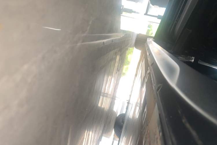 Used Nio ET7 2022 75 kWh Left Side Sill
