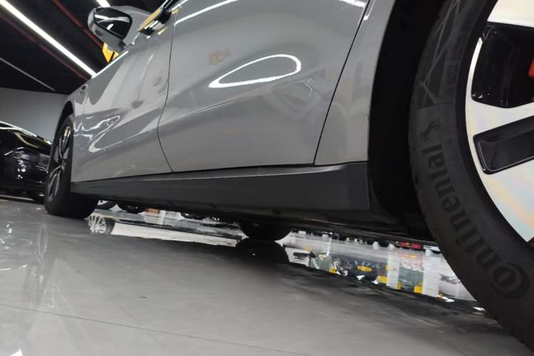Used Nio ET7 2022 75 kWh Left Side Sill