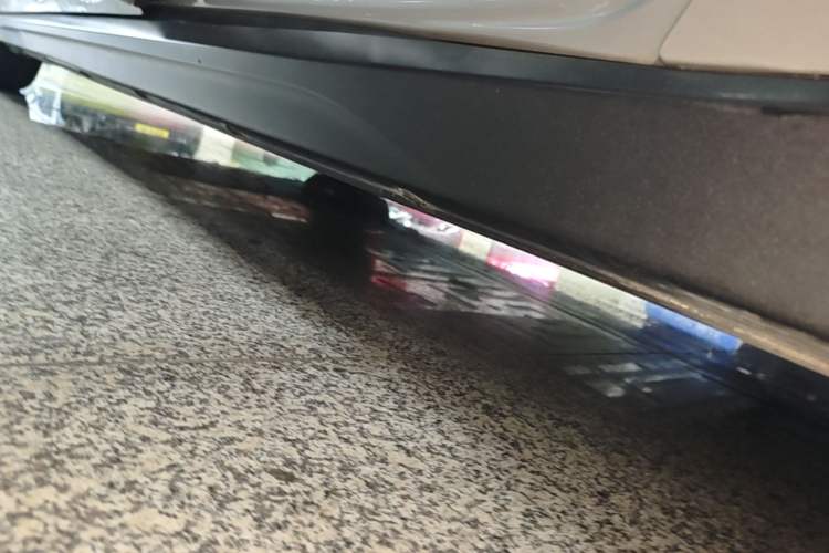 Used Nio ET7 2022 75 kWh Left Side Sill