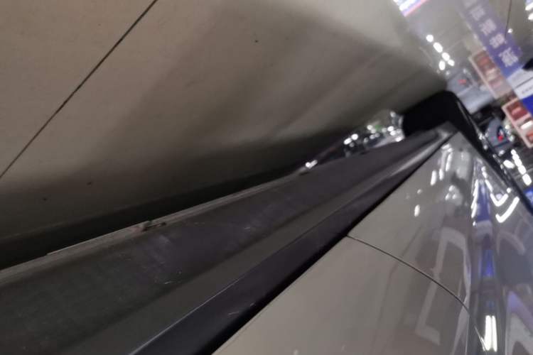 Used Nio ET7 2022 75 kWh Left Side Sill