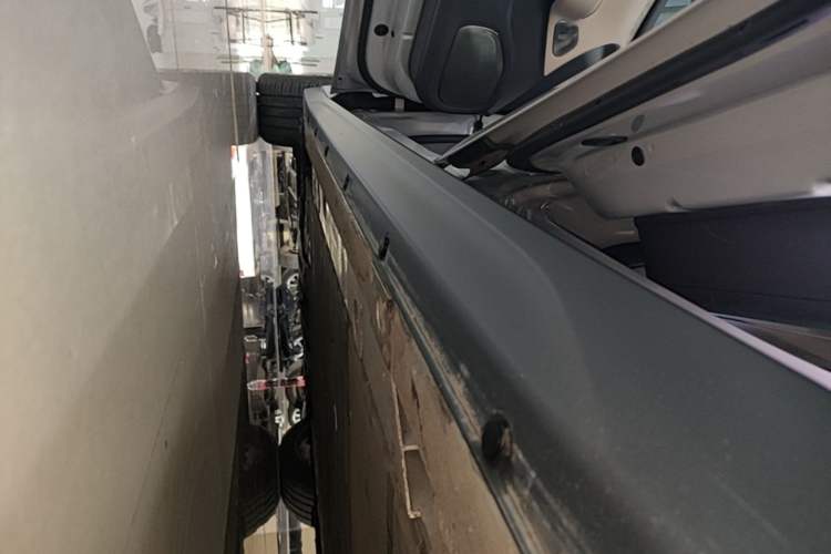 Used Nio ET7 2022 100kWh First Edition Left Side Sill